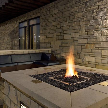 Springhill Suites By Marriott Topeka Southwest Exterior foto